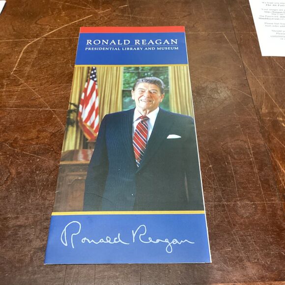 Ronald Reagan Presidential Library & Museum + US Constitution Picture Card - Picture 9 of 12